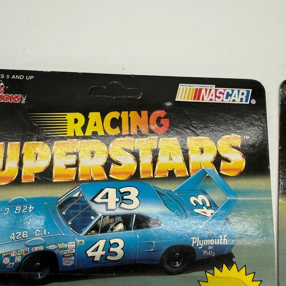Racing Champions 1991 NASCAR Richard Petty Pete Hamilton Plymouth Superbird 1:64